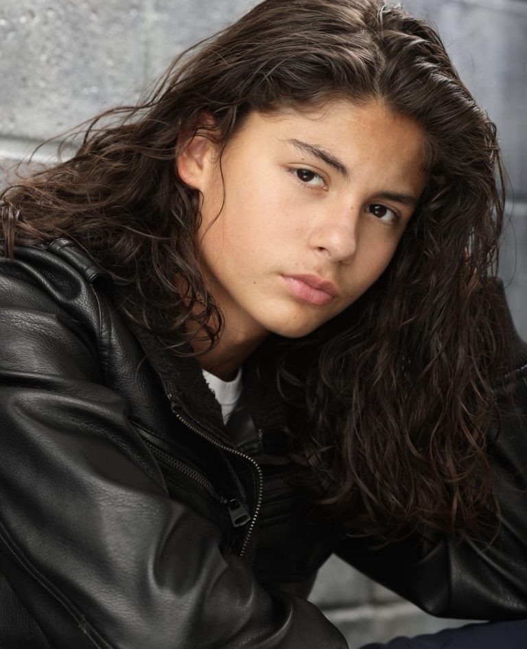 How tall is miguel cazares mora